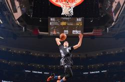 切尔西不断突破！姆巴佩连续二十场比赛得分超过刷新纪录赢得满堂喝彩