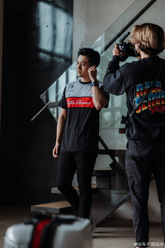  士麦那卡普里小说 